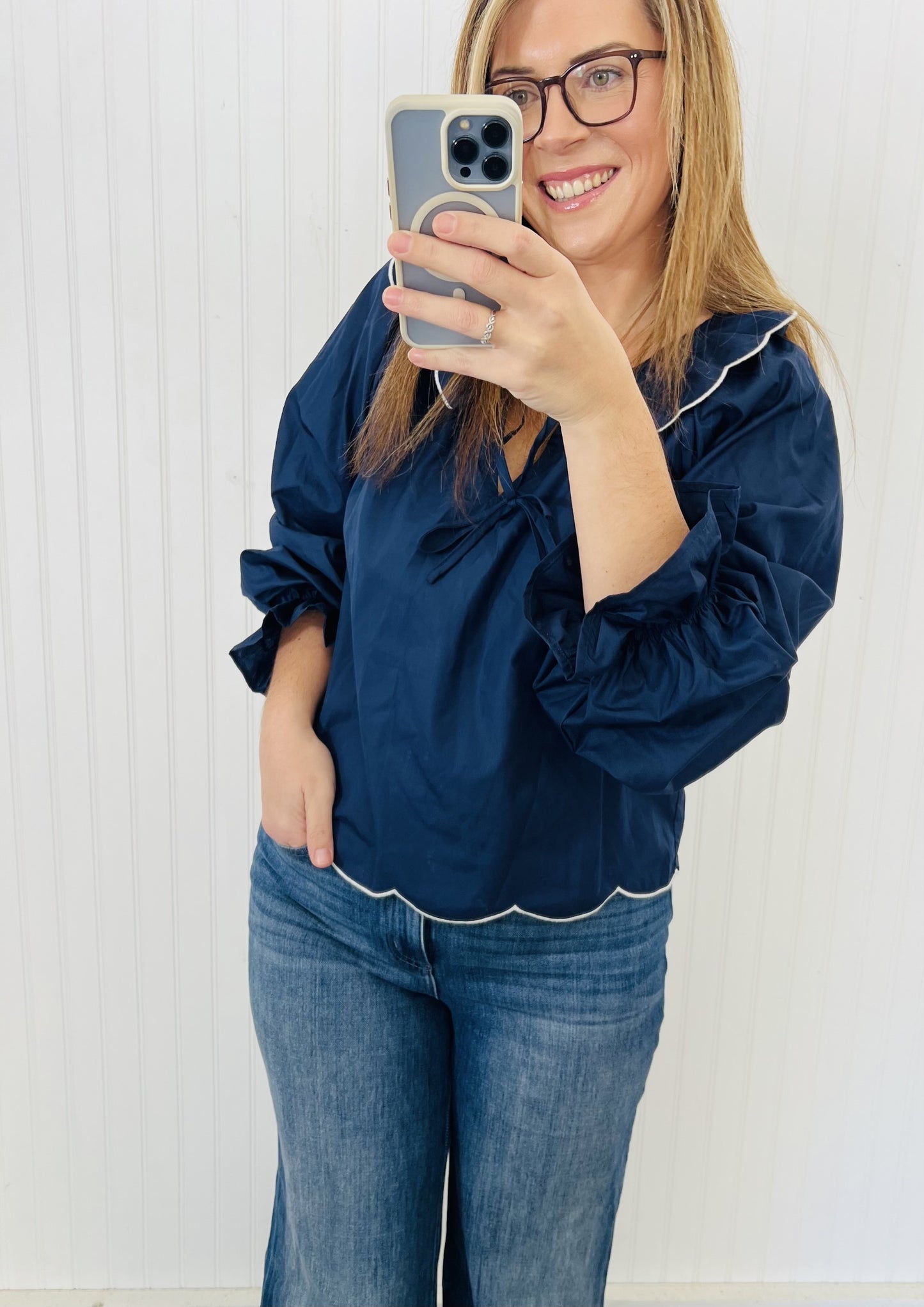 SCALLOPED COLLAR TOP