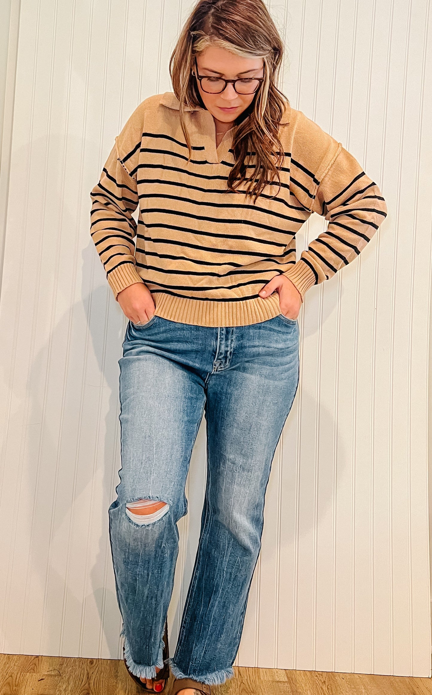 COMFORT STRETCH STRAIGHT LEG FRAYED HEM JEANS