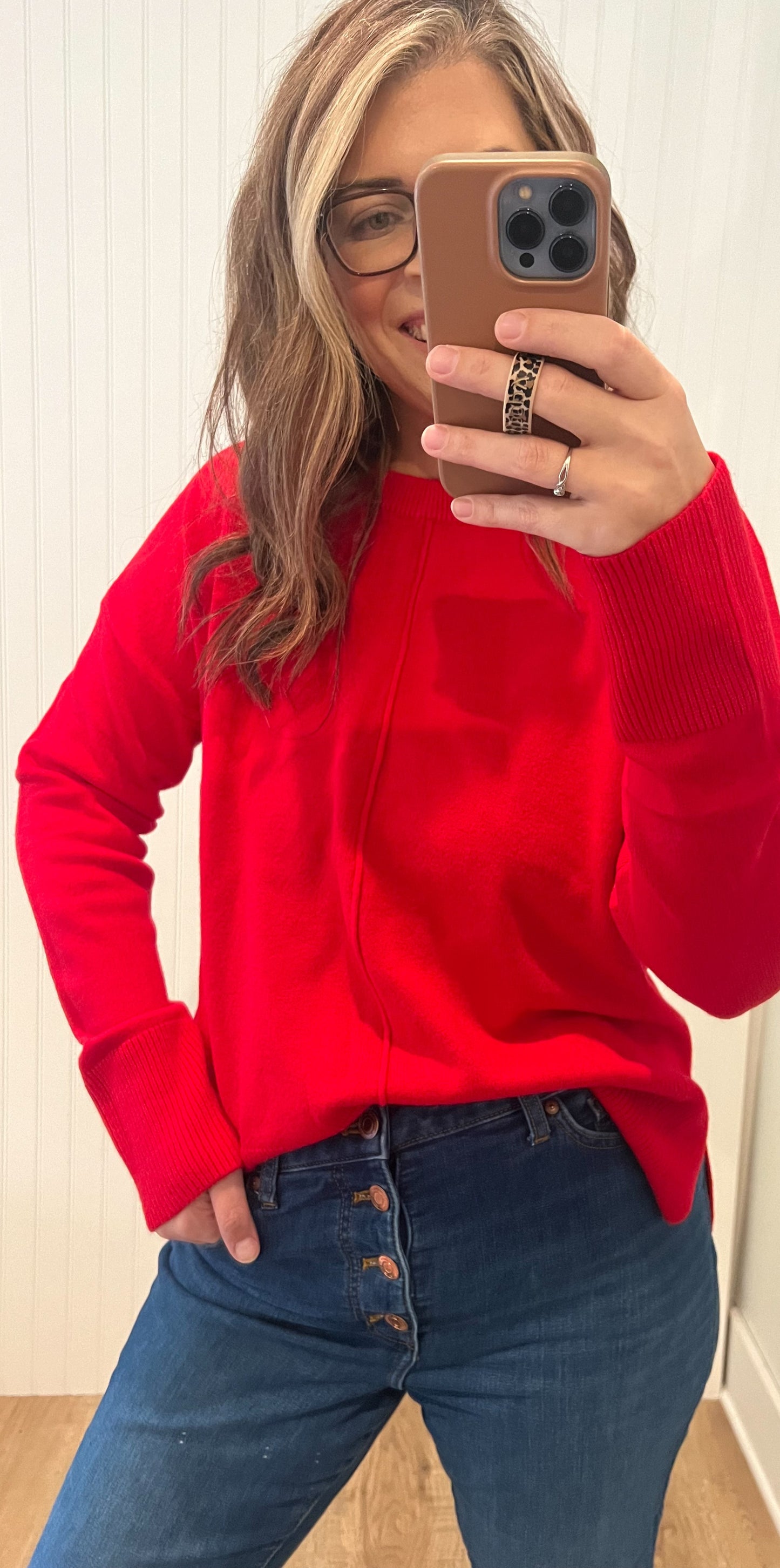 ROUND NECK SWEATER