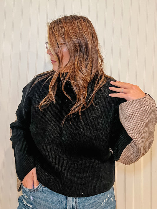 TWO-TONED TURTLENECK SWEATER